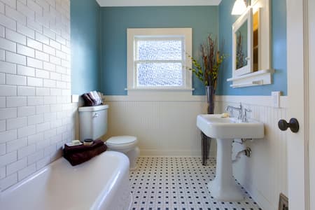 Upstate South Carolina Bathroom Remodeling: A Short Guide in Choosing Plumbing Fixtures